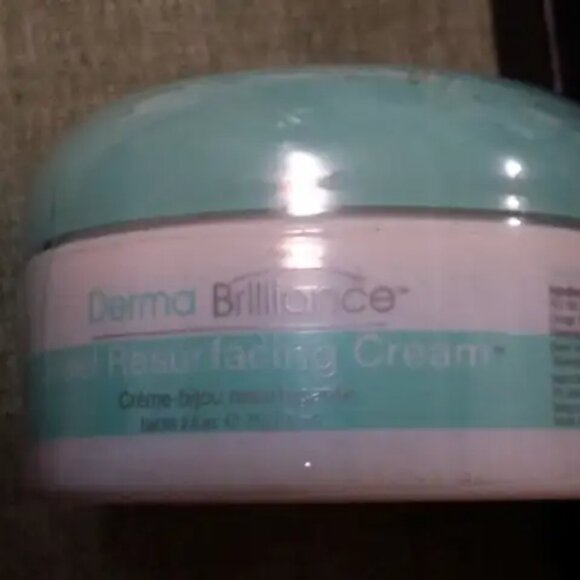 Derma Brilliance Cosmetic Skin Resurfacing Tool - Picture 2 of 5